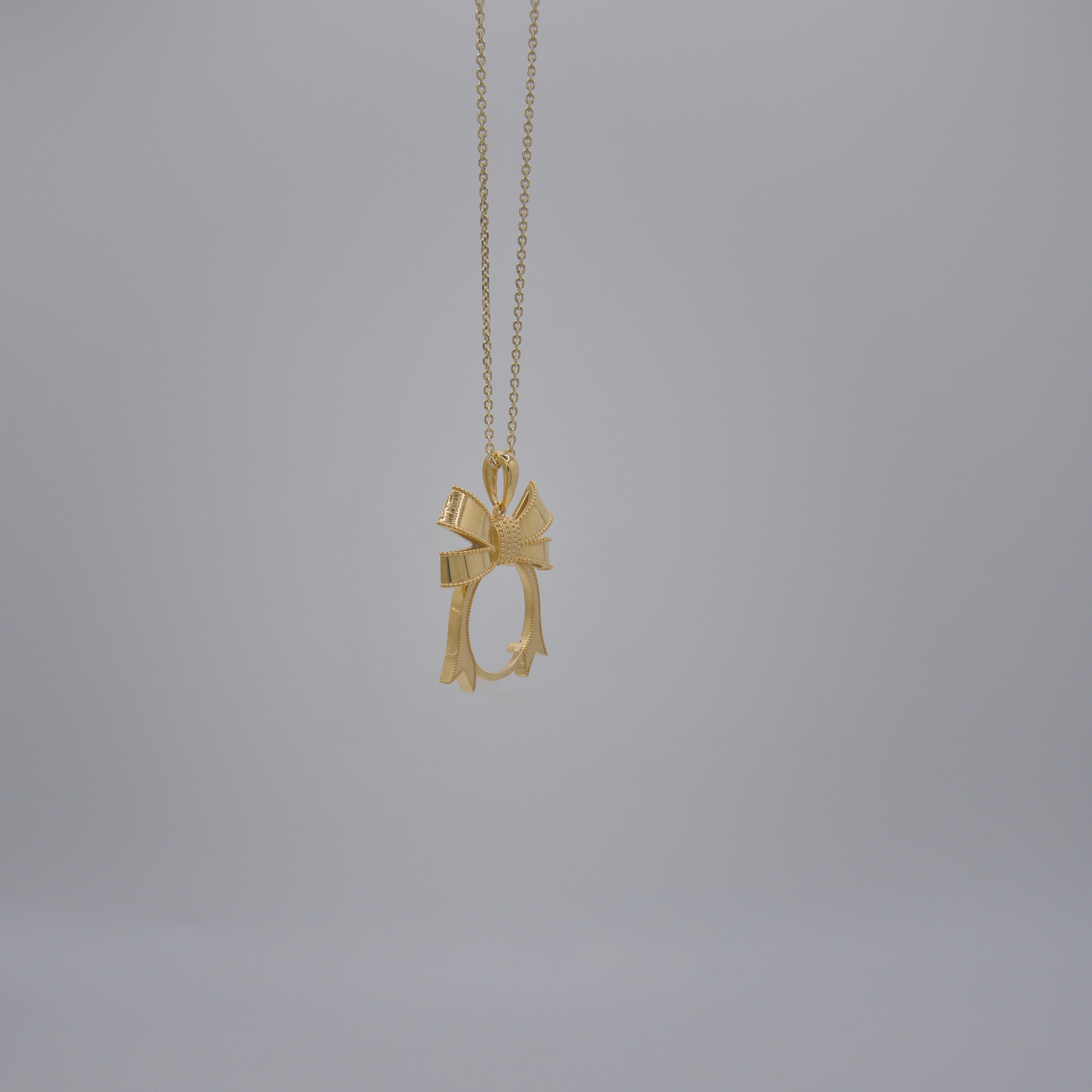 Round Ribbon Photo Pendant