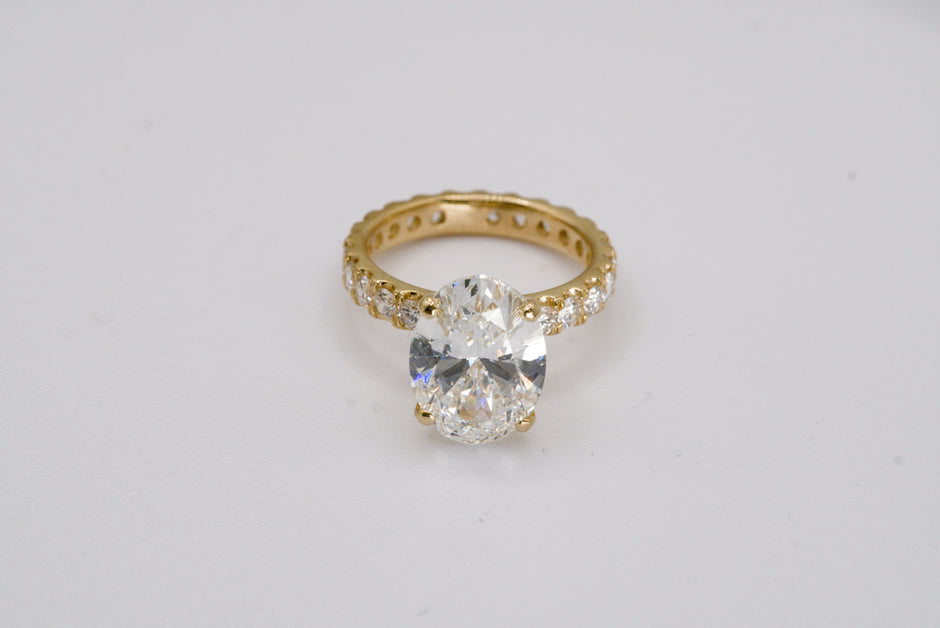 5.1ct Oval Brilliant IGI Certified Lab Diamond Solitaire Ring in 14K Yellow Gold