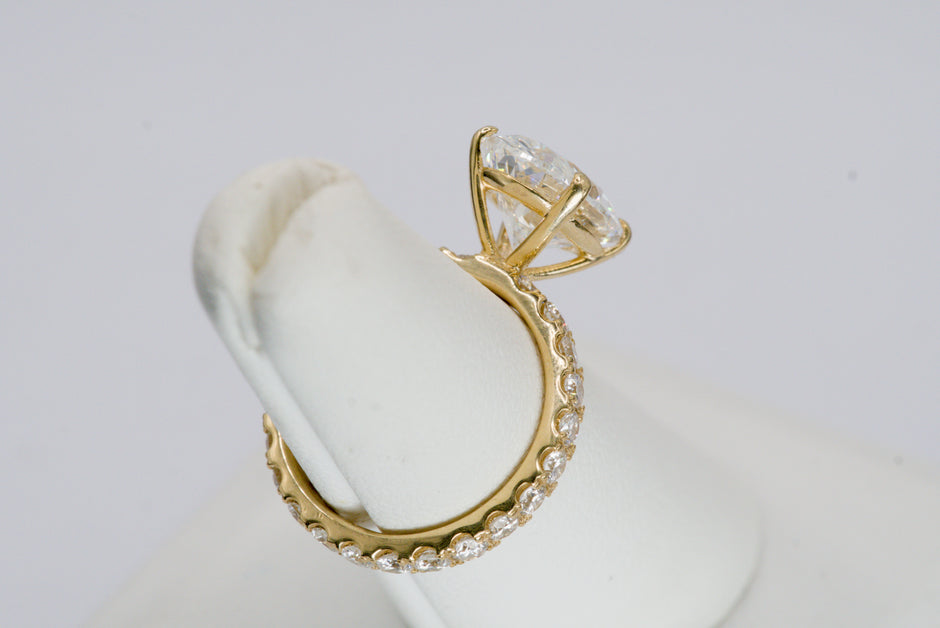 5.1ct Oval Brilliant IGI Certified Lab Diamond Solitaire Ring in 14K Yellow Gold
