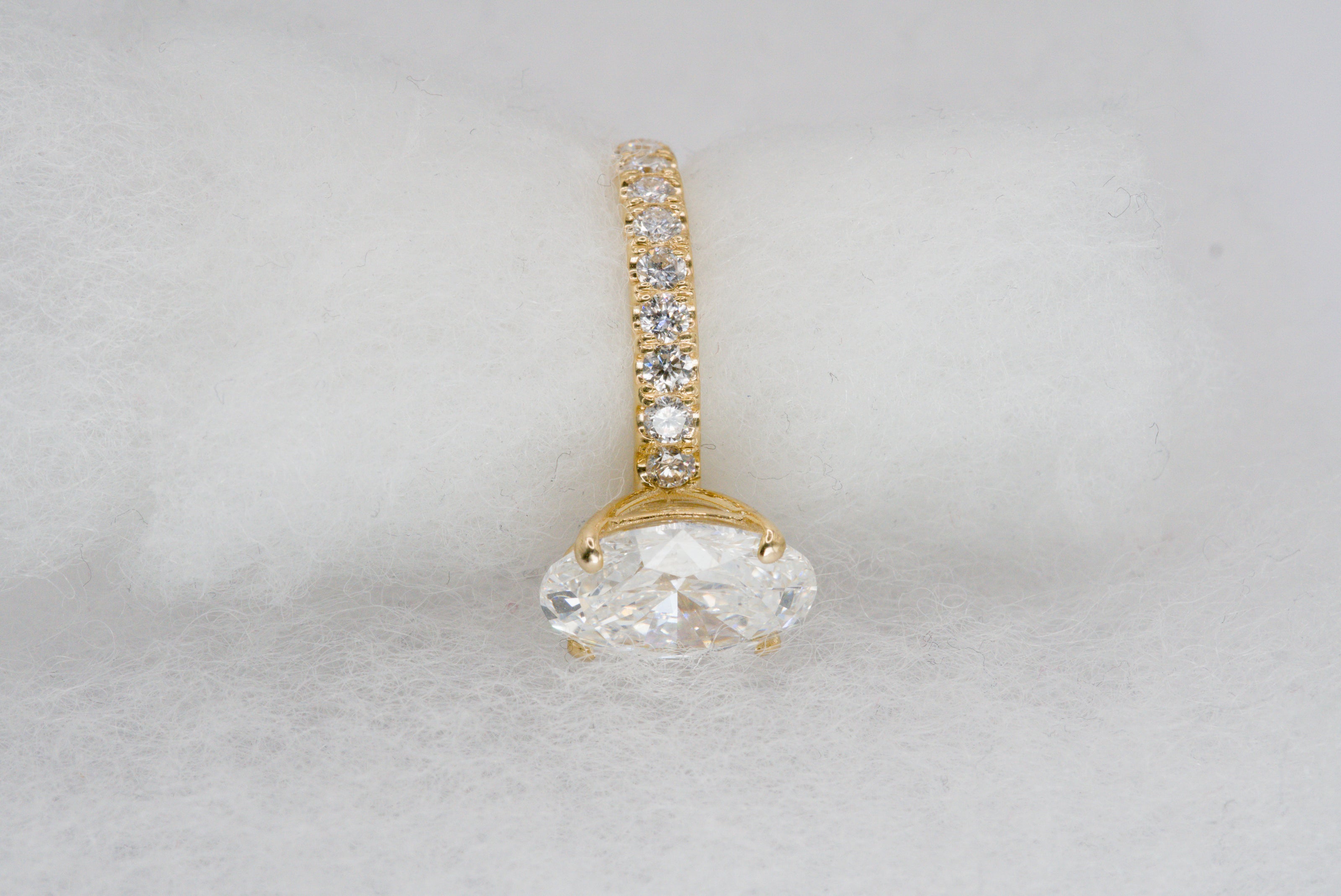 5.1ct Oval Brilliant IGI Certified Lab Diamond Solitaire Ring in 14K Yellow Gold