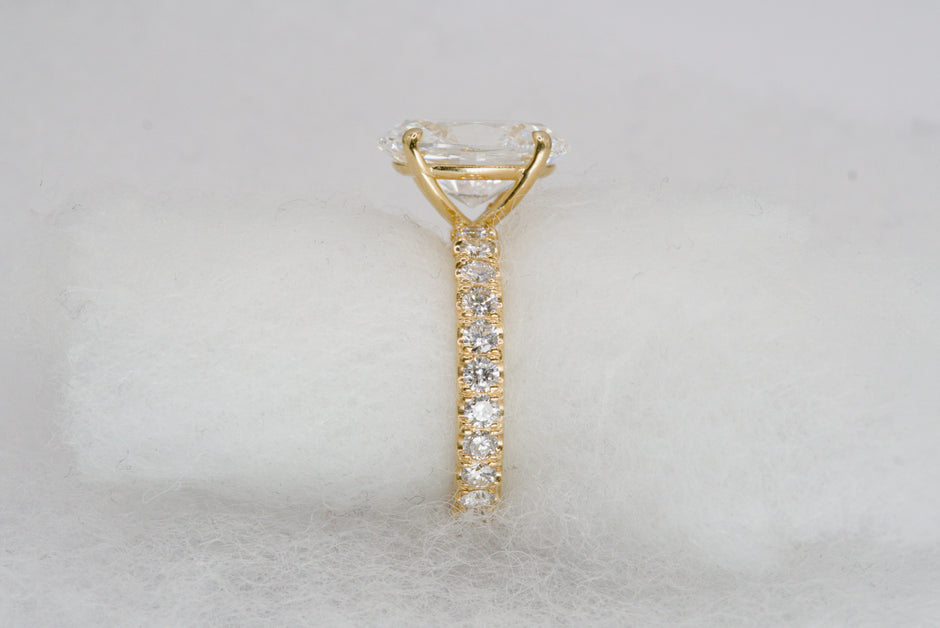 5.1ct Oval Brilliant IGI Certified Lab Diamond Solitaire Ring in 14K Yellow Gold