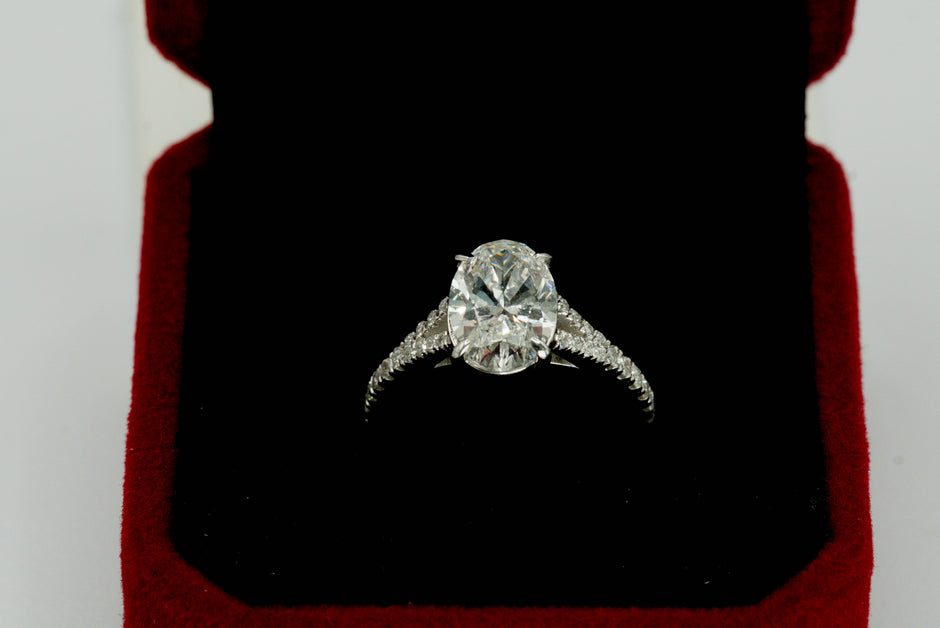 IGI Certified Oval Diamond Solitaire Split Shank Ring in White Gold