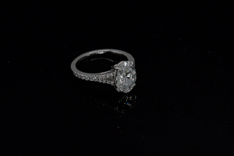 IGI Certified Oval Diamond Solitaire Split Shank Ring in White Gold