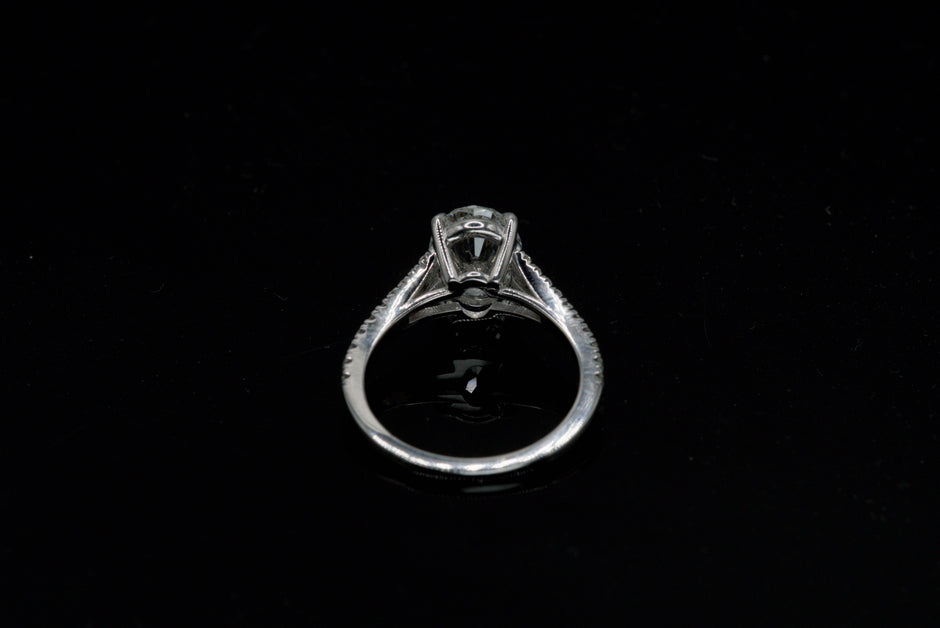 IGI Certified Oval Diamond Solitaire Split Shank Ring in White Gold
