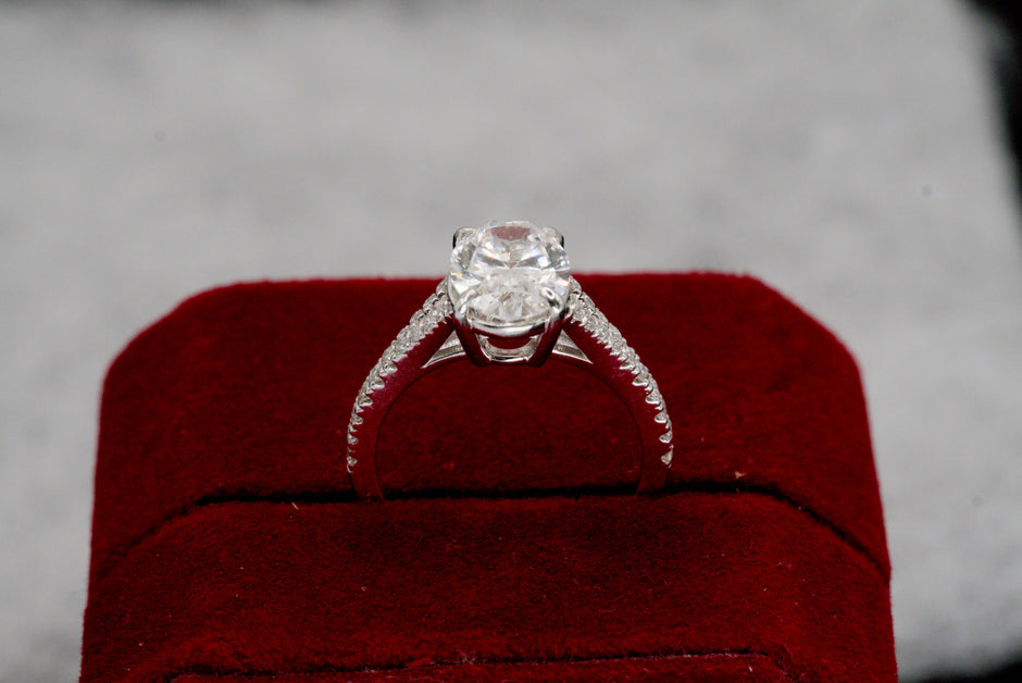 IGI Certified Oval Diamond Solitaire Split Shank Ring in White Gold