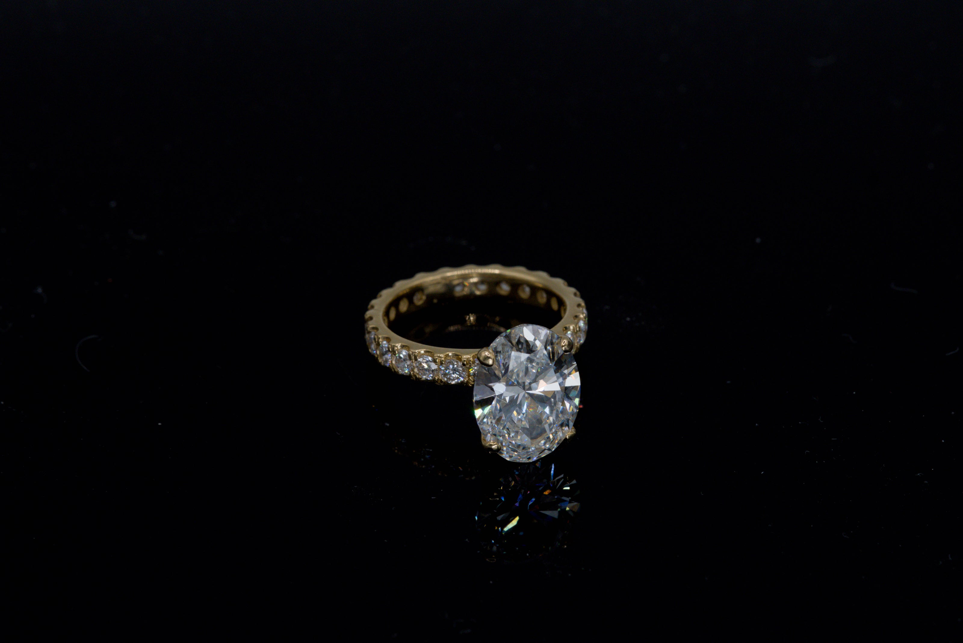 5.1ct Oval Brilliant IGI Certified Lab Diamond Solitaire Ring in 14K Yellow Gold