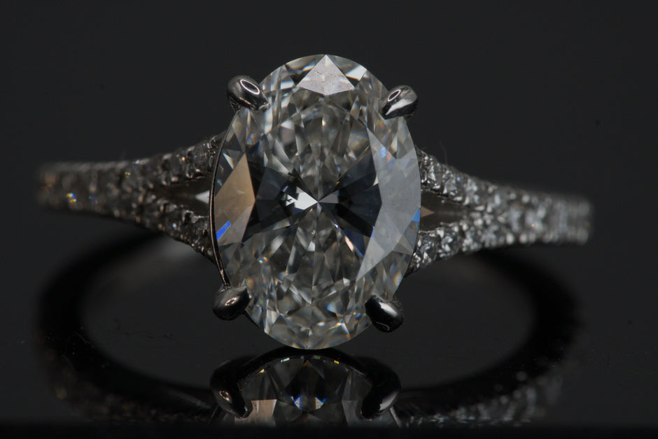 IGI Certified Oval Diamond Solitaire Split Shank Ring in White Gold