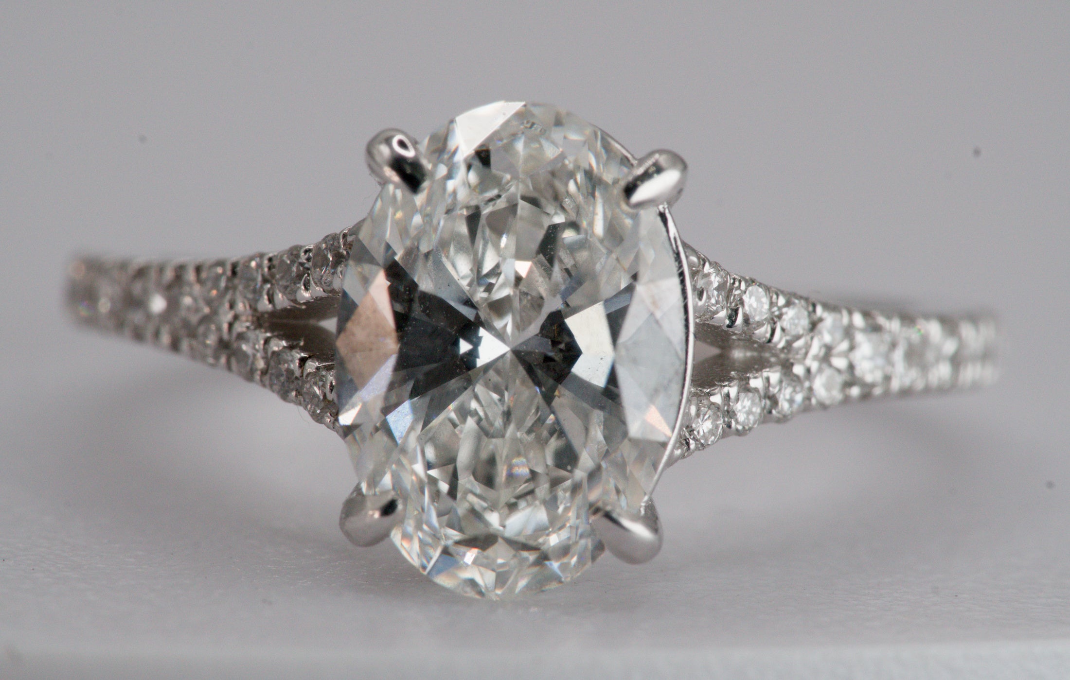 IGI Certified Oval Diamond Solitaire Split Shank Ring in White Gold